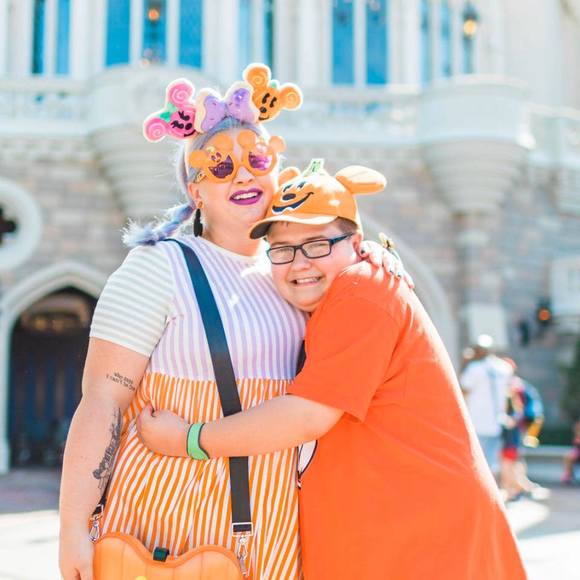 Meet your Posher, Jessica - Picture 1 of 1